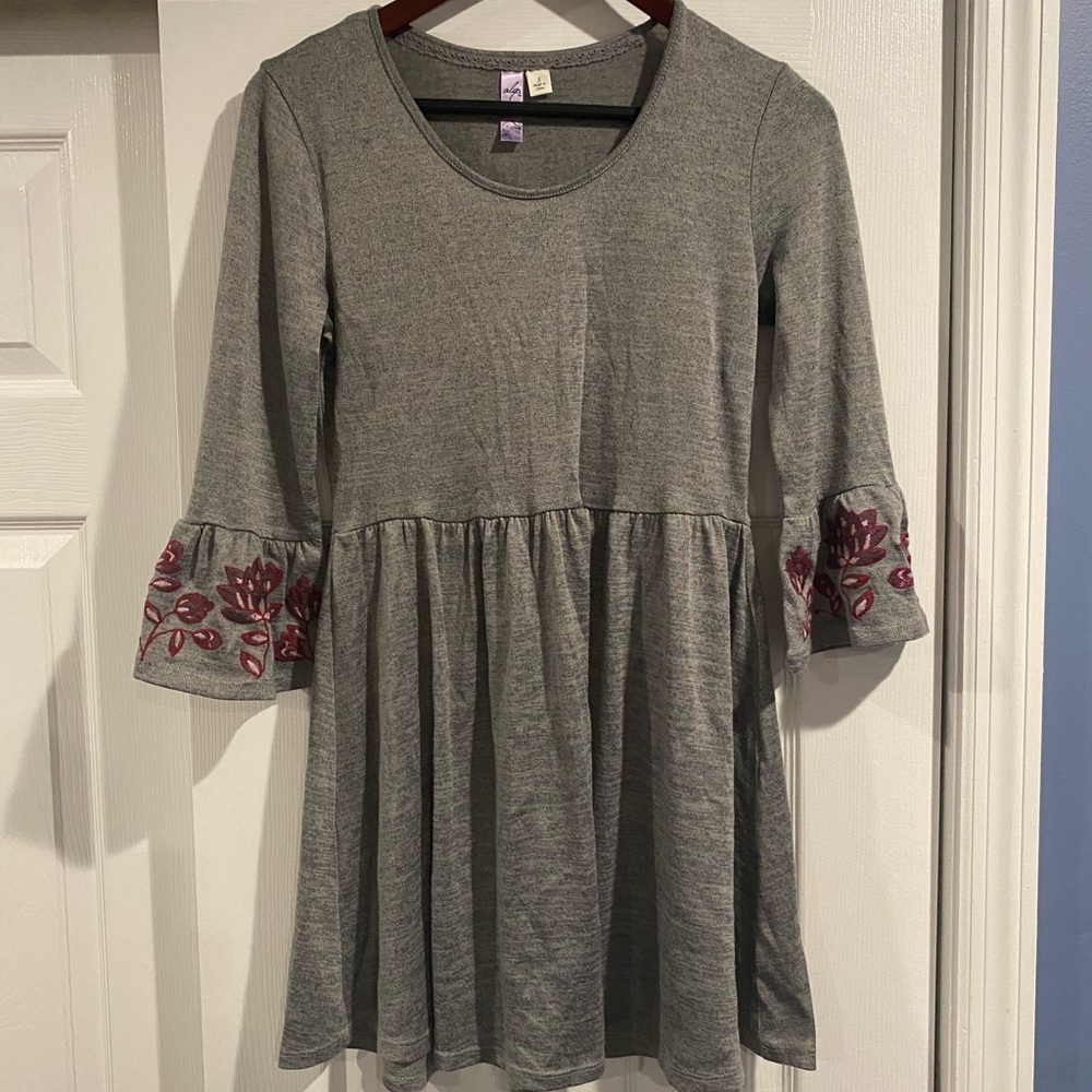 Women’s Alya Size Small Grey Floral Dress
